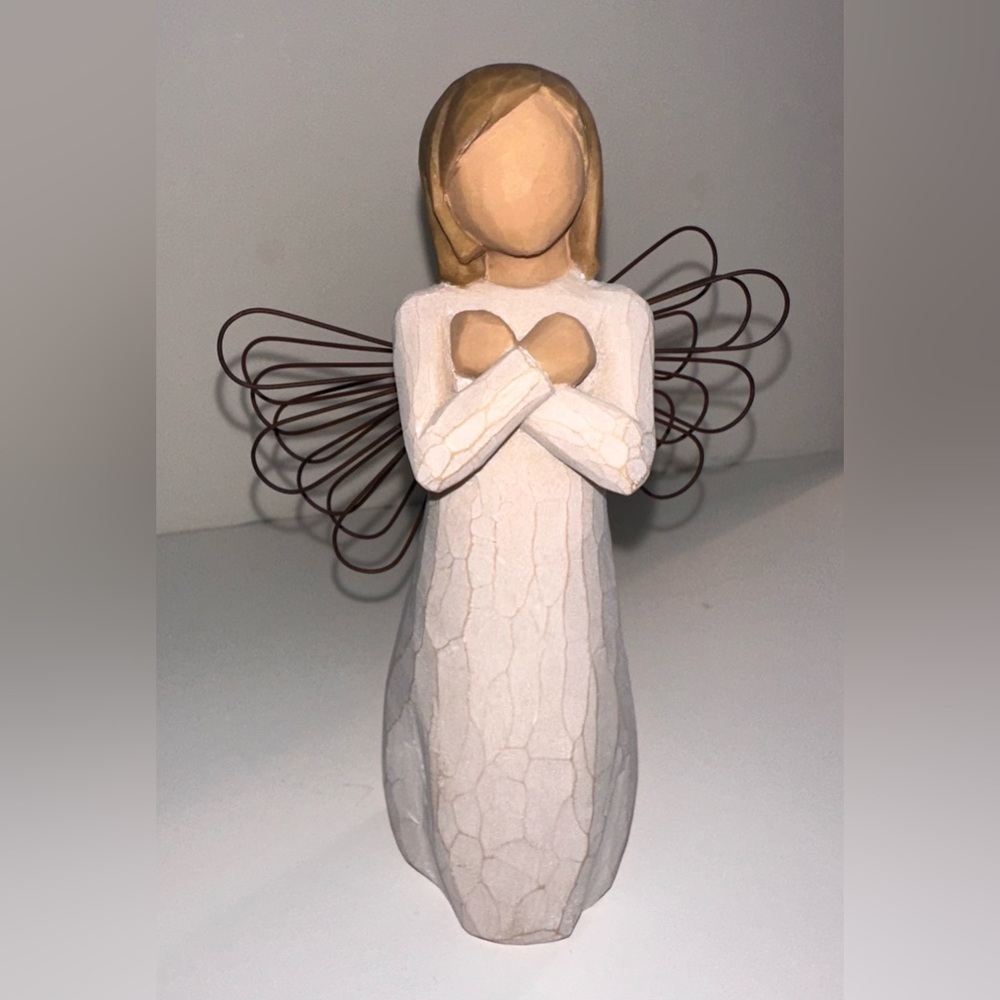 NWT Willow Tree Sign for Love Figurine.